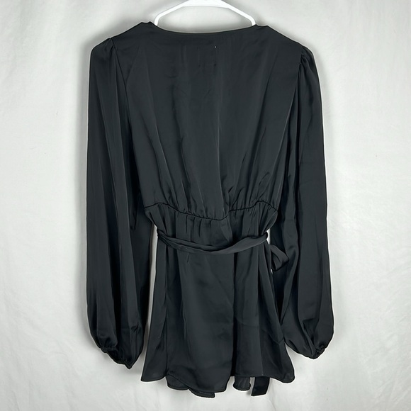 NWOT Gap Black Maternity Satin Wrap Top -Size Small - Picture 6 of 8